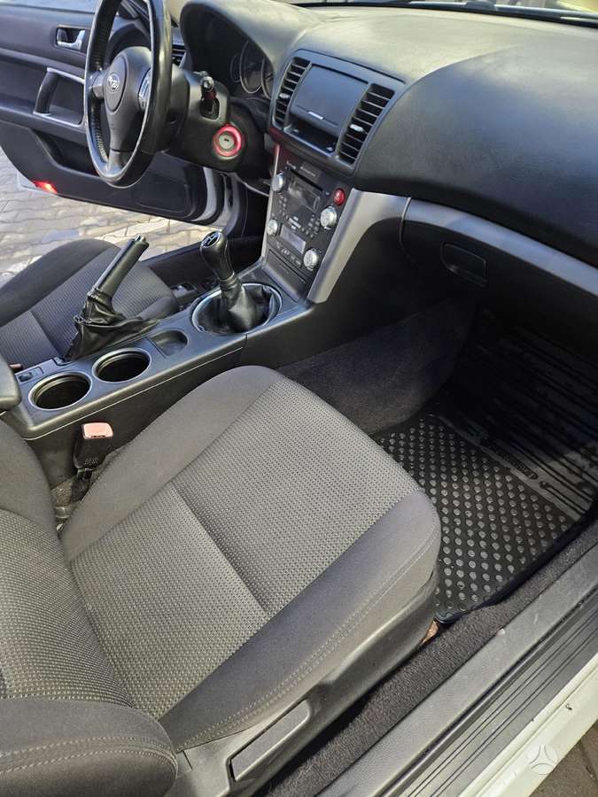 Subaru Legacy, 2.0 l., sedanas