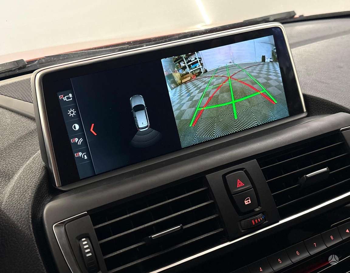 BMW 120, 2.0 l., hatchback