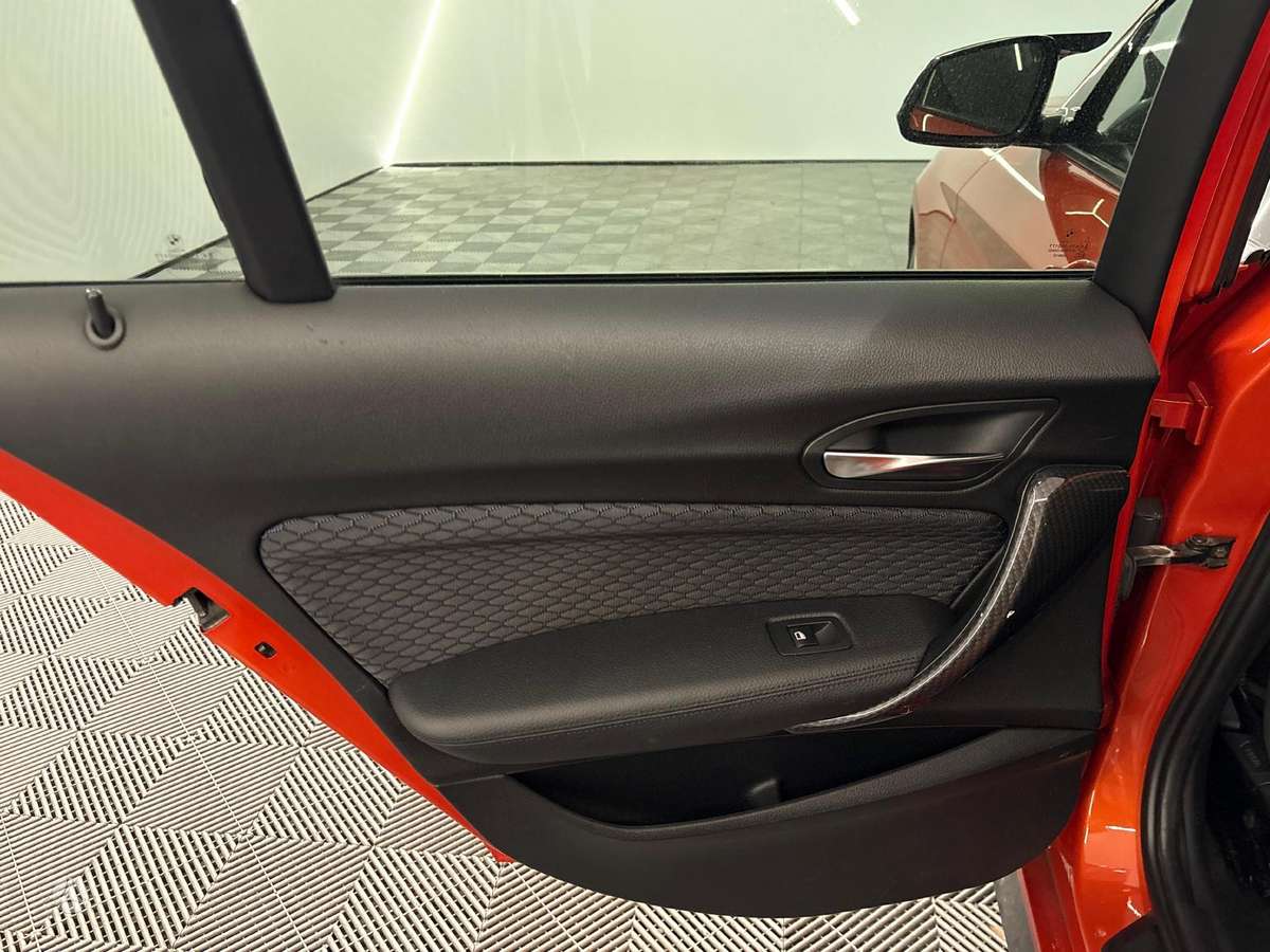BMW 120, 2.0 l., hatchback