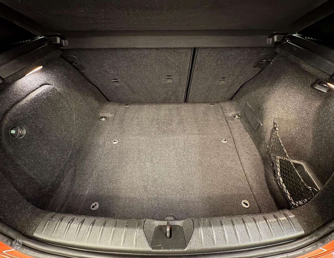 BMW 120, 2.0 l., hatchback