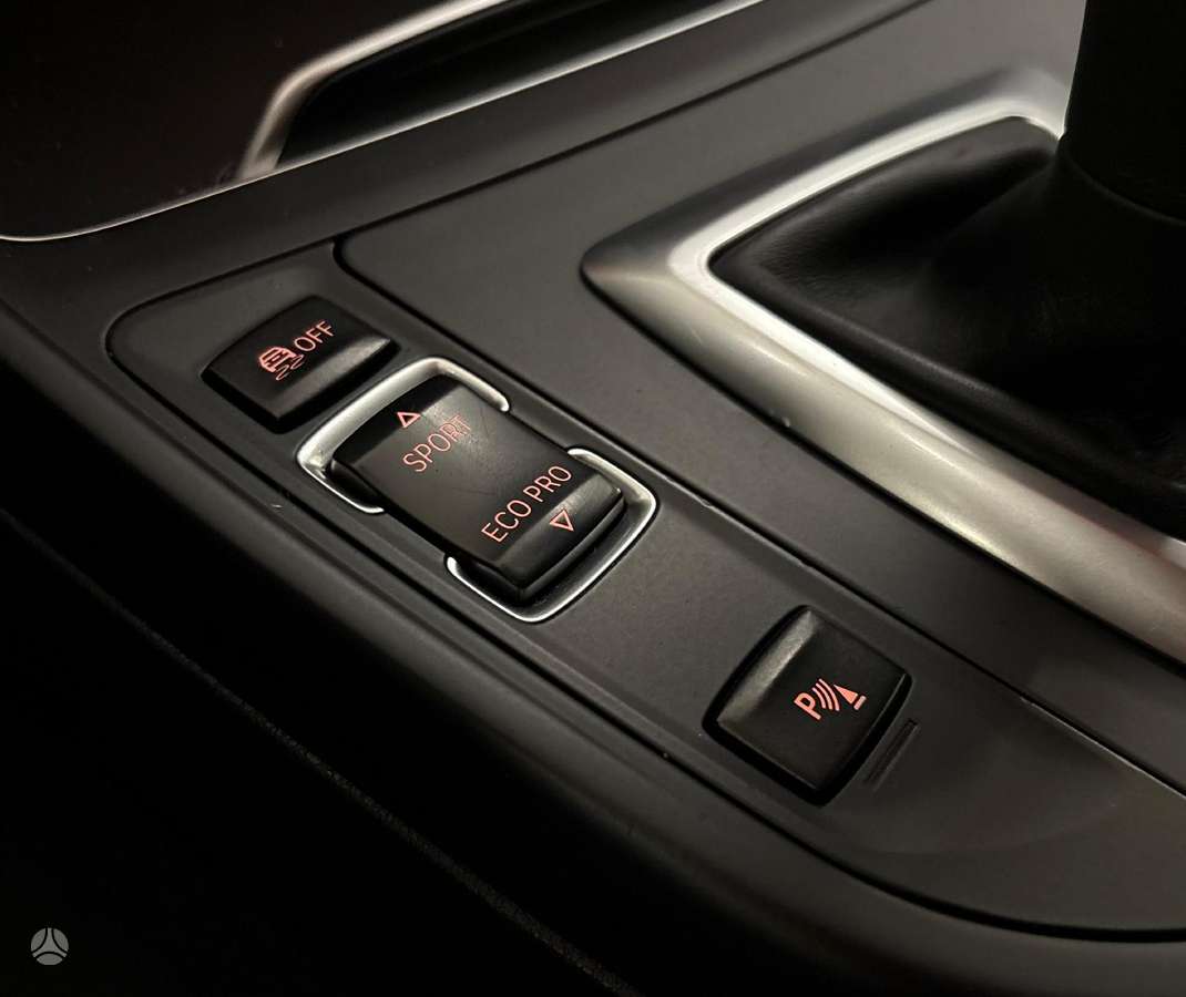 BMW 120, 2.0 l., hatchback