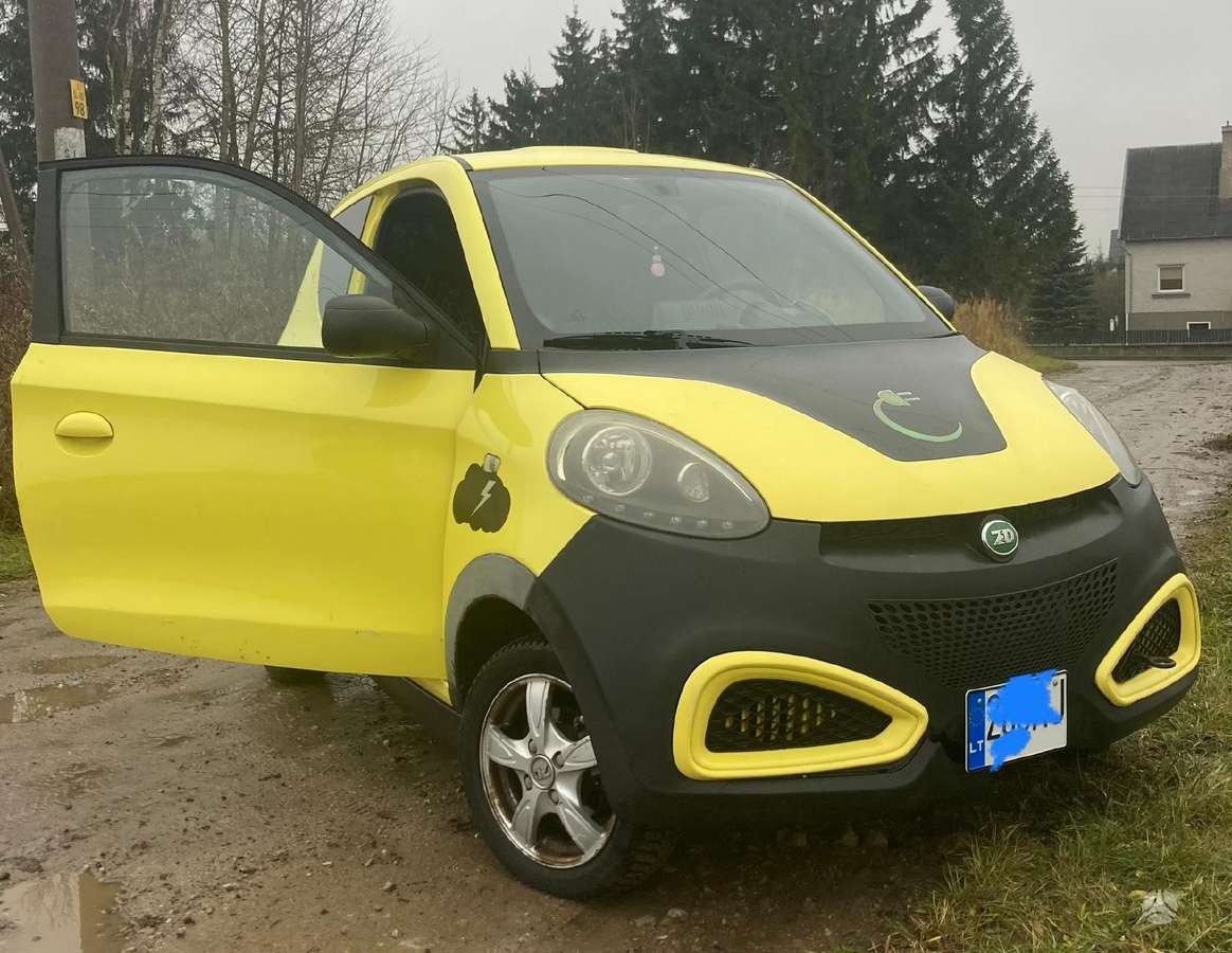Zhidou KWB, hatchback