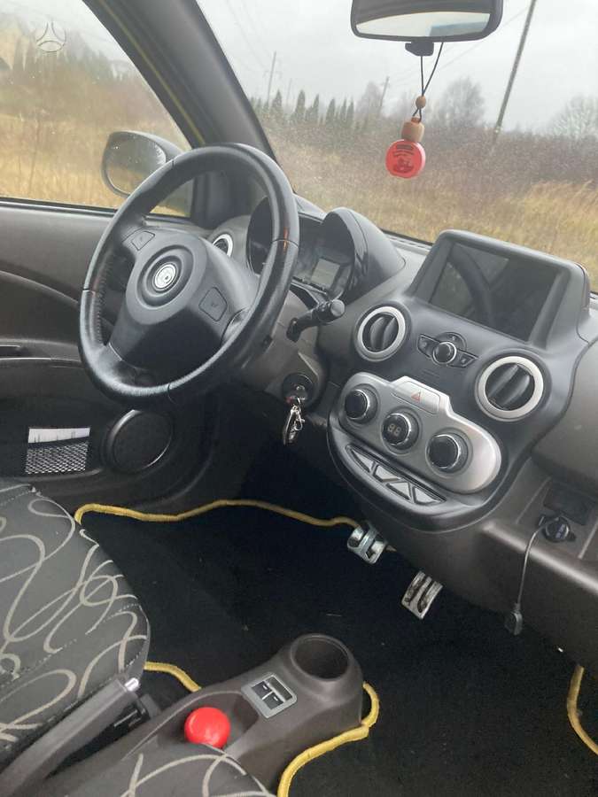 Zhidou KWB, Хэтчбек