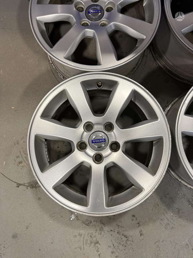 Volvo, lengvojo lydinio, R16