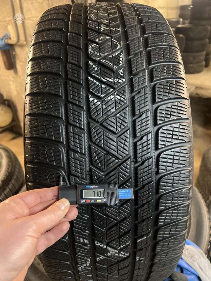 Pirelli SCORPION WINTER, žieminės 285/40 R22