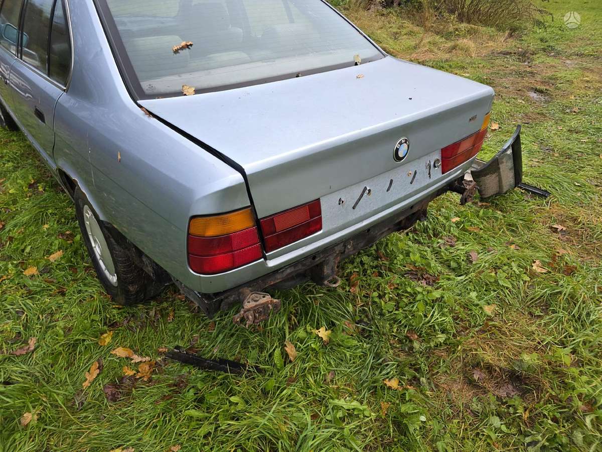 BMW 524 Ardyta daug e34 ivariu