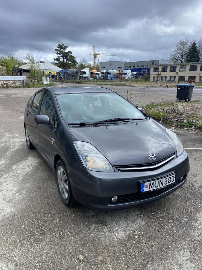 Toyota Prius, 1.5 l., Хэтчбек