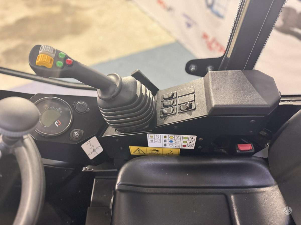 Neomach Nova X30, mini loaders