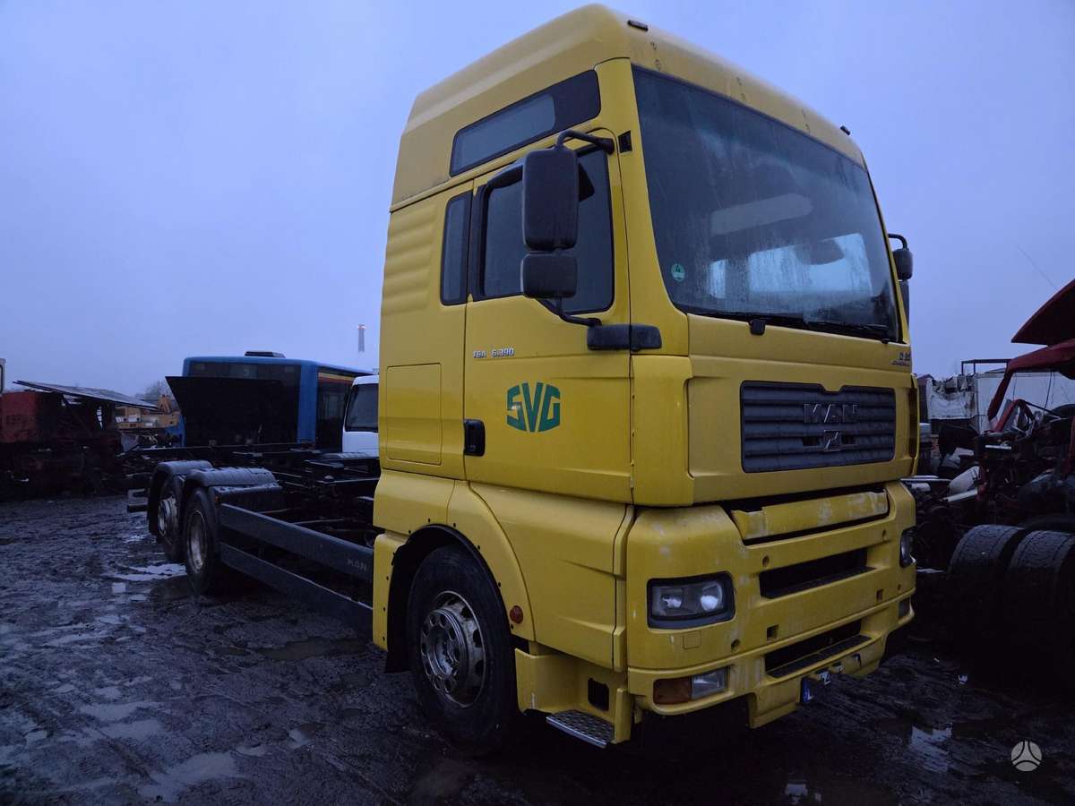 MAN TGA 26.390, trucks