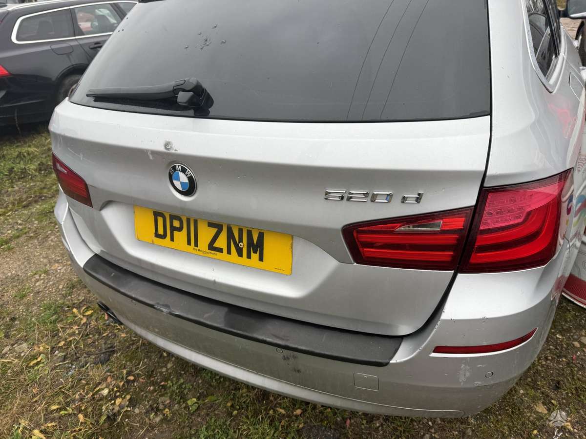 BMW 5 serija dalimis