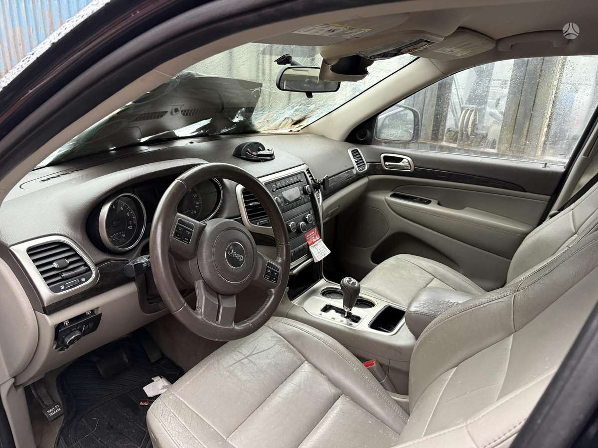 Jeep Grand Cherokee dalimis