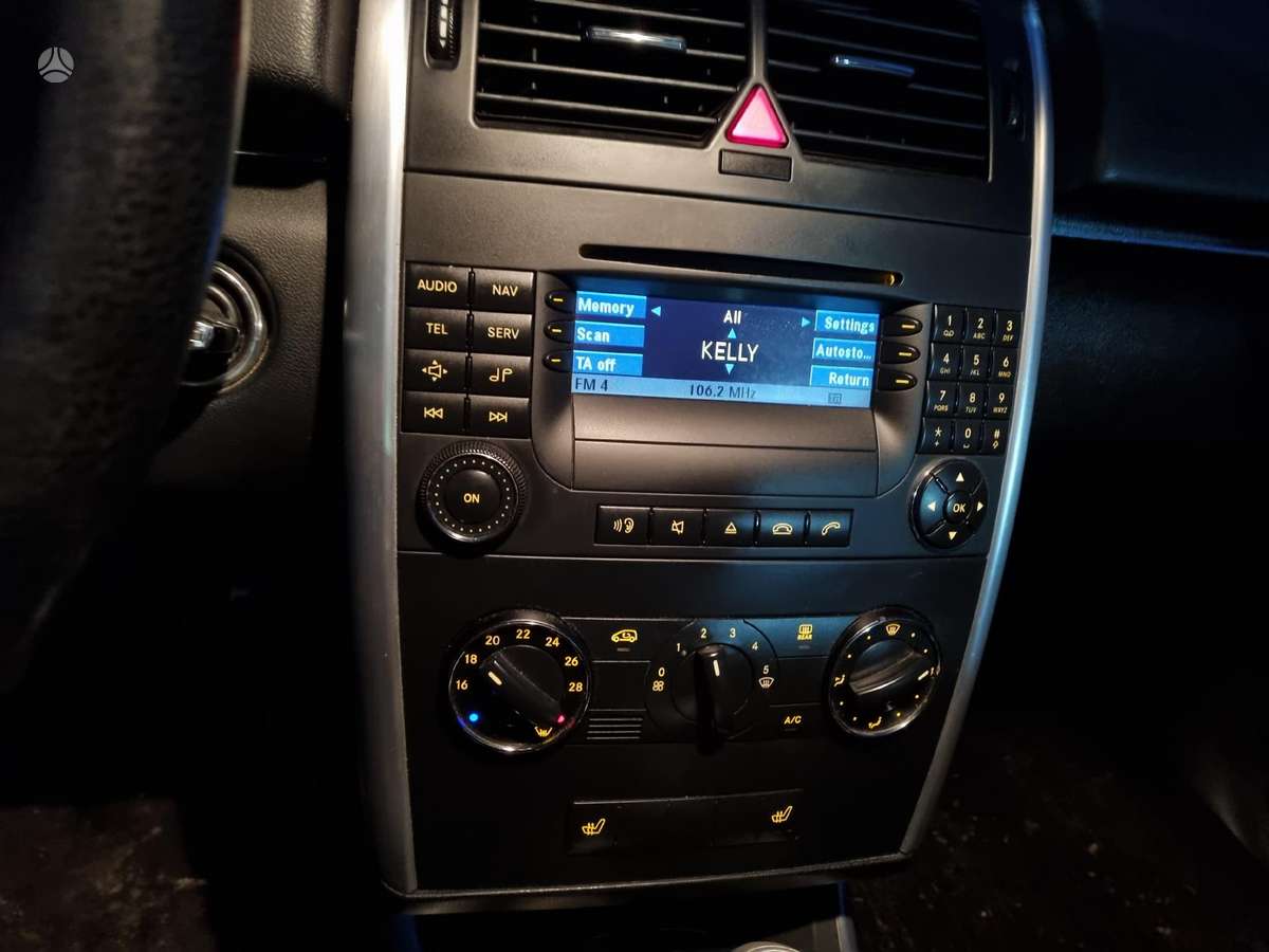 Mercedes-Benz B200