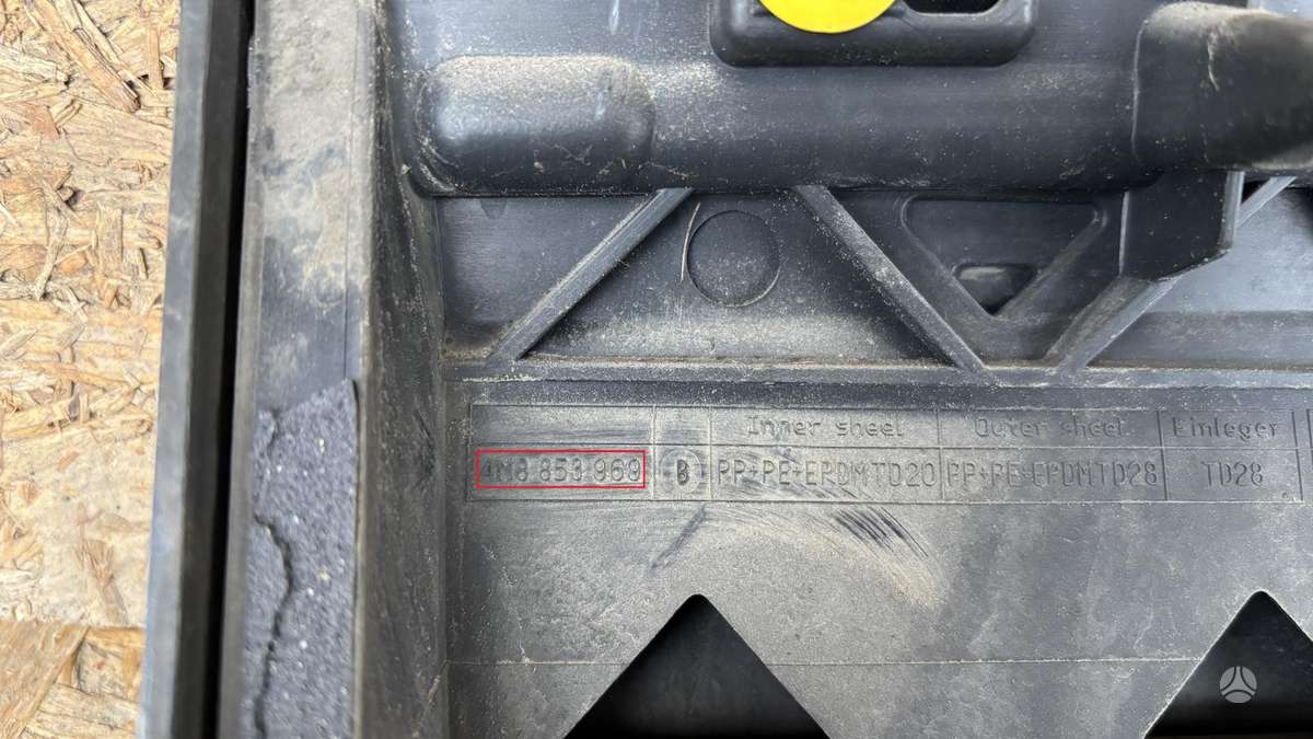 Audi Q8, 4M8853969, Cen30009