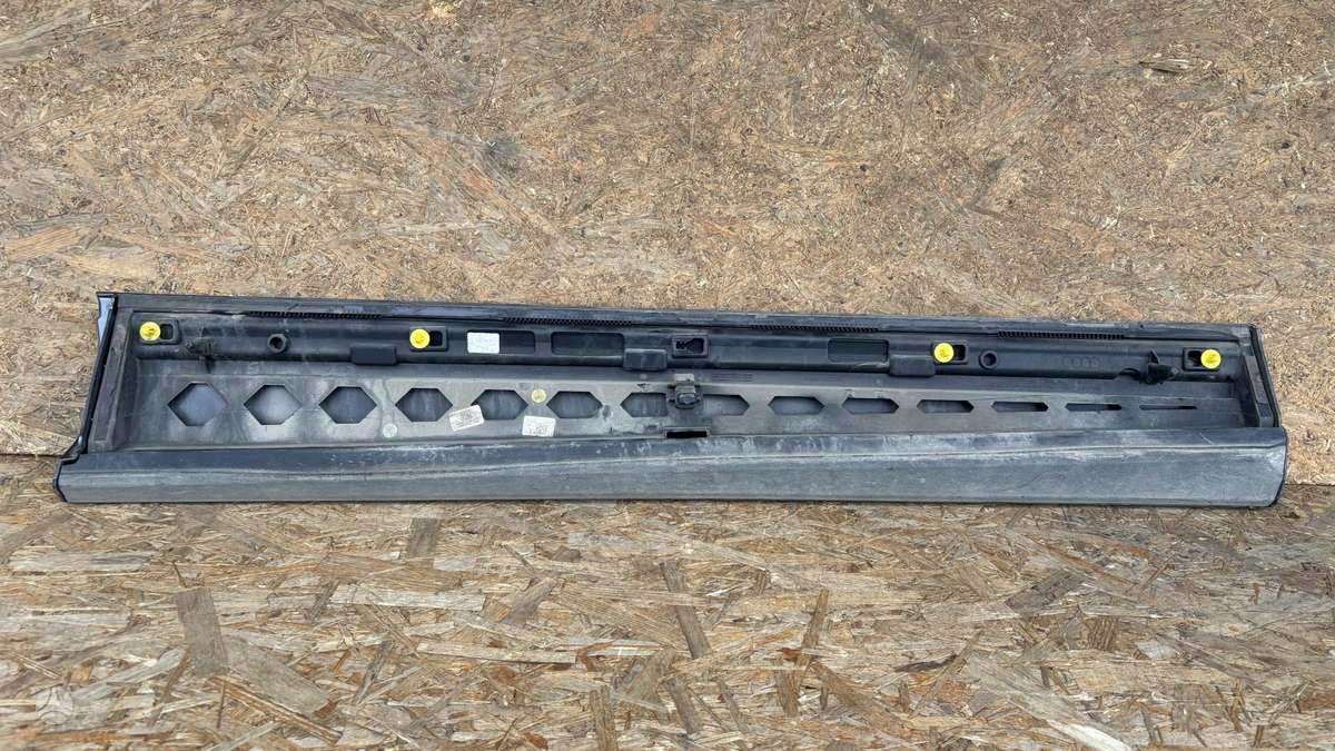 Audi Q8, 4M8853959, Cen30012