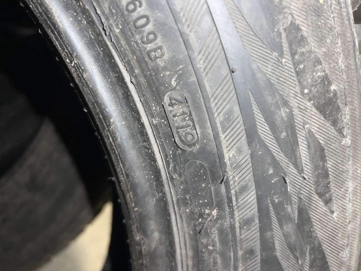 Nokian, žieminės 255/55 R20