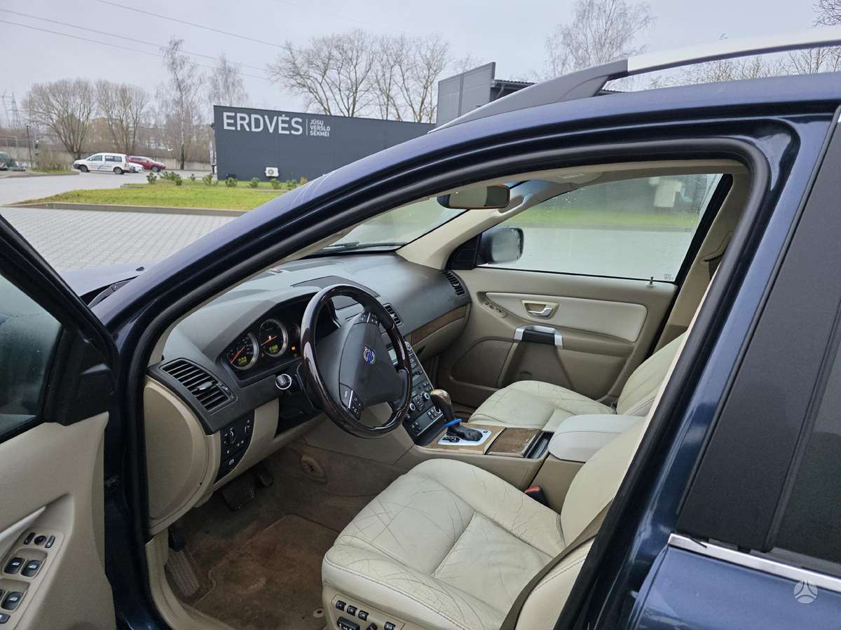 Volvo XC90, 3.2 l., off-road / crossover
