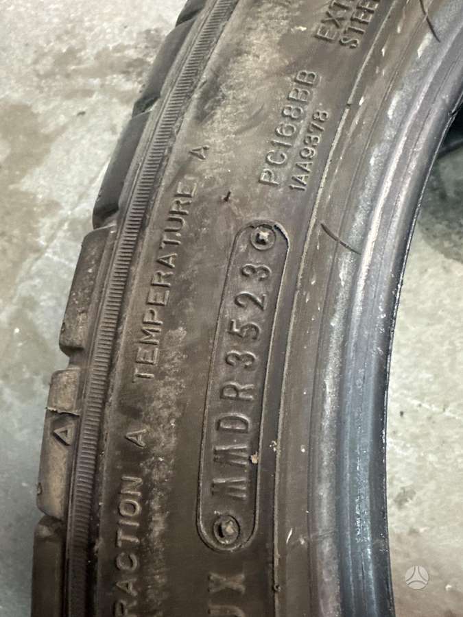 Falken, vasaras 245/40 R18