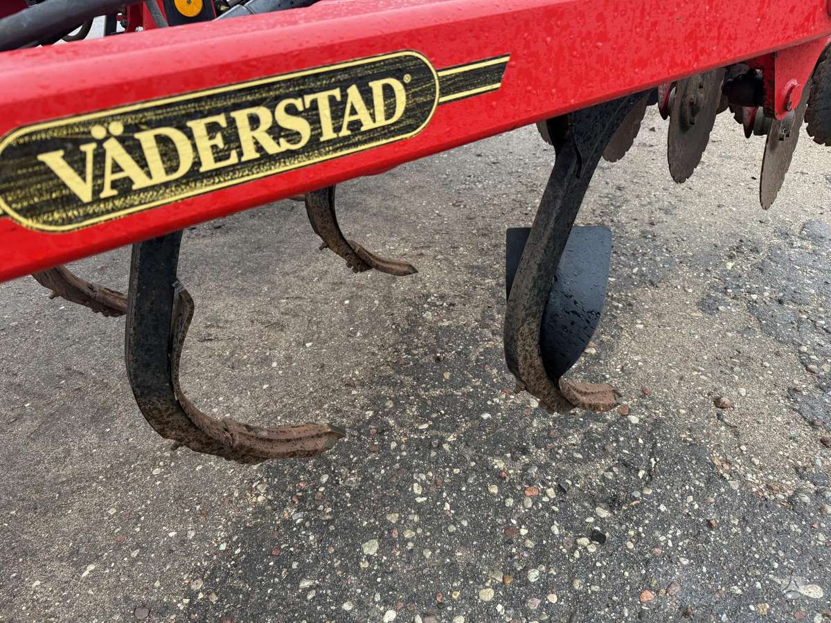 Vaderstad TopDown 400, scrapers, scrubbers