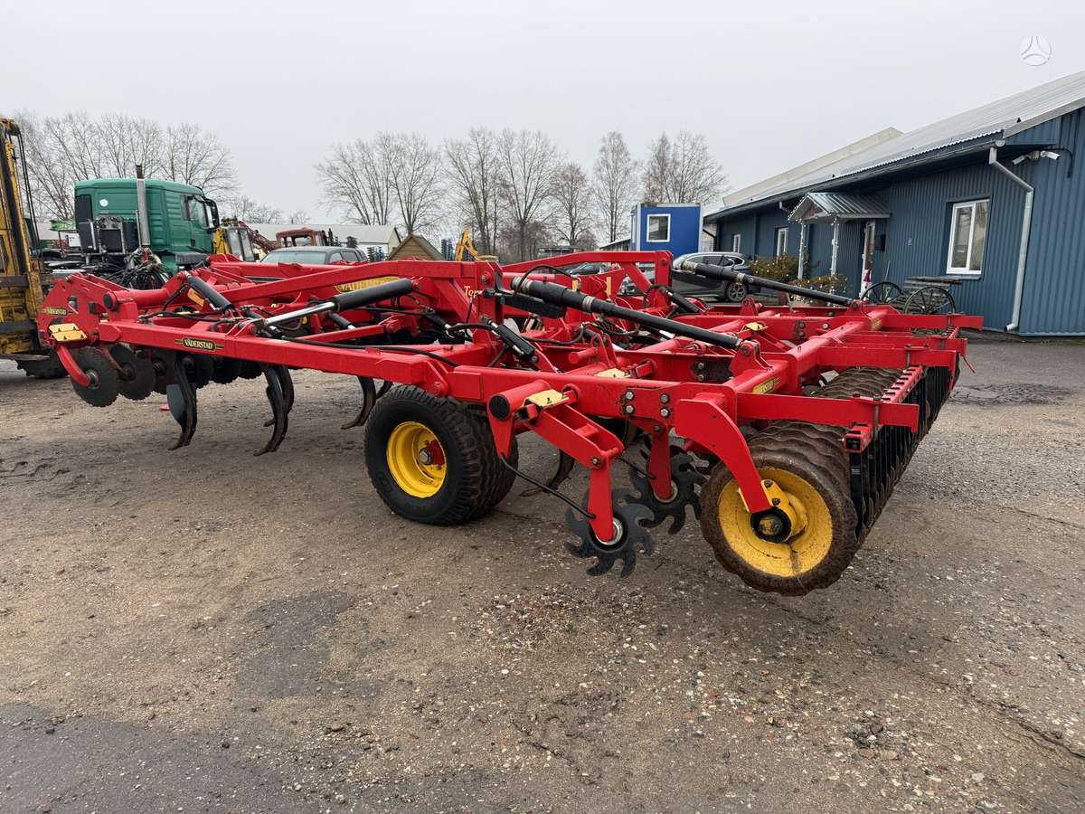 Vaderstad TopDown 400, scrapers, scrubbers