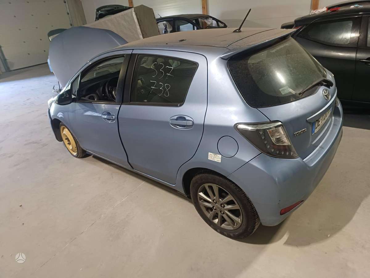 Toyota Yaris детали кузова