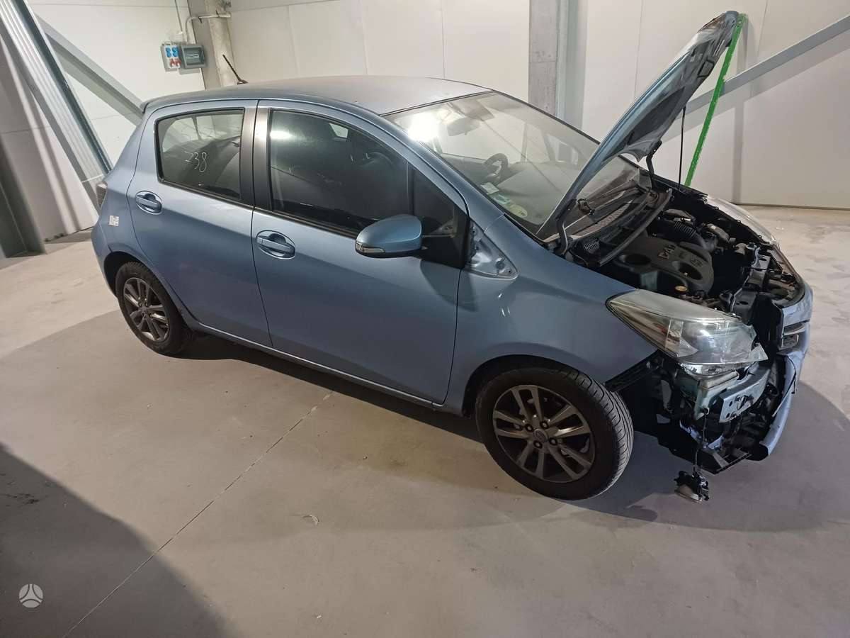 Toyota Yaris детали кузова