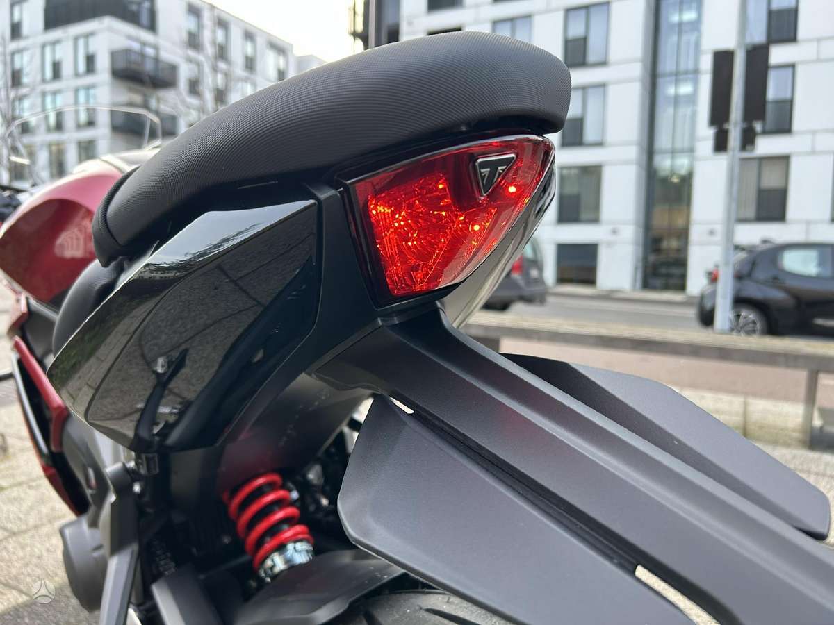 Triumph Daytona 660cc, superbikes