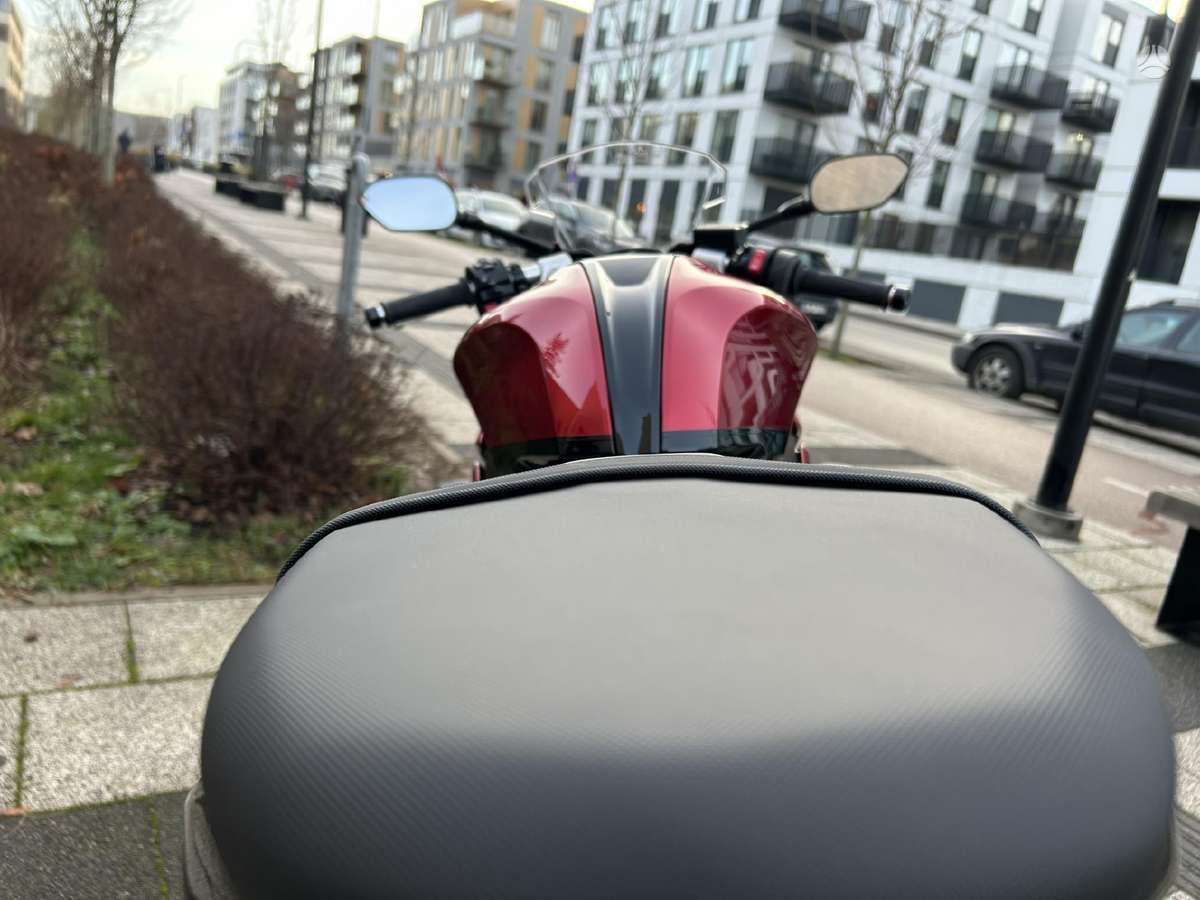 Triumph Daytona 660cc, superbikes