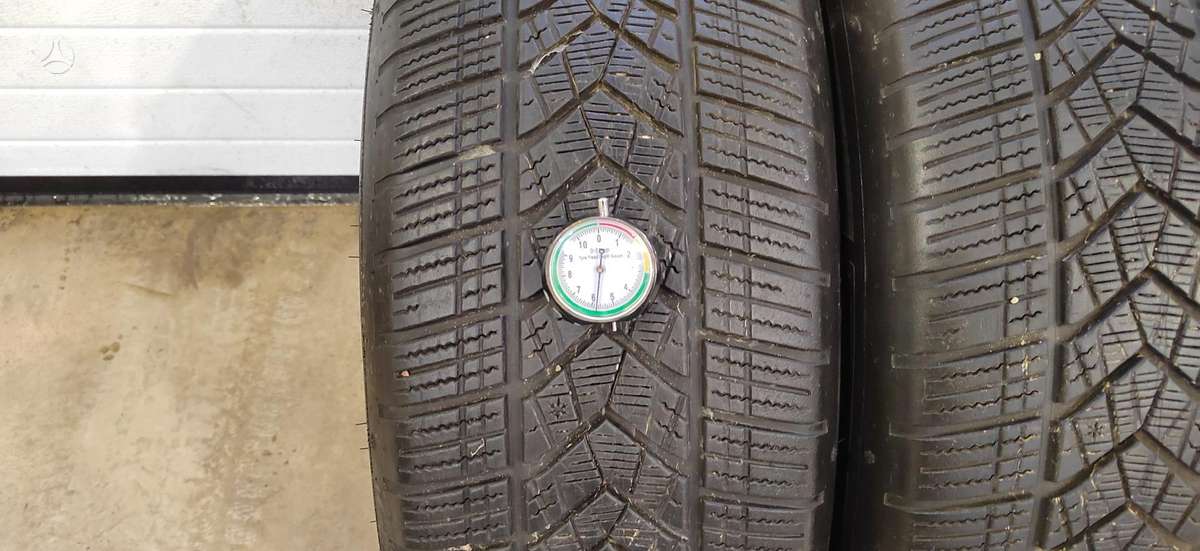 Goodyear Ultra Grip  Performance + E dr, зимние 235/60 R20