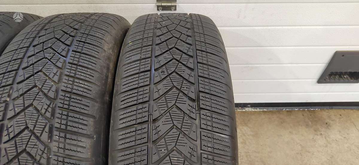 Goodyear Ultra Grip  Performance + E dr, зимние 235/60 R20