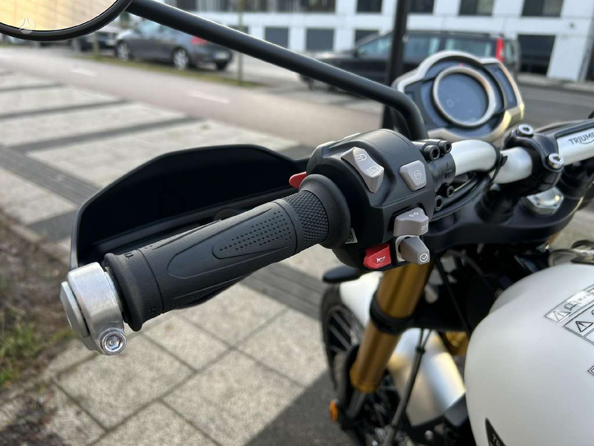 Triumph Scrambler 1200cc, street / classic