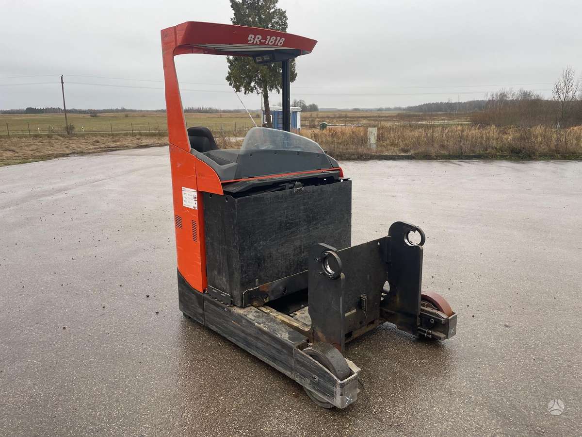 Toyota RRE200, forklifts