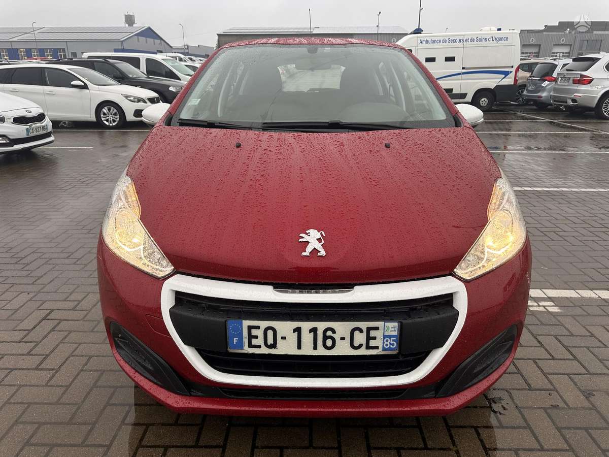 Peugeot 208, 1.2 l., hatchback