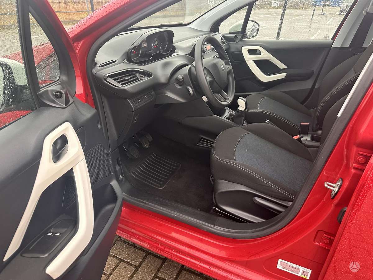 Peugeot 208, 1.2 l., Хэтчбек