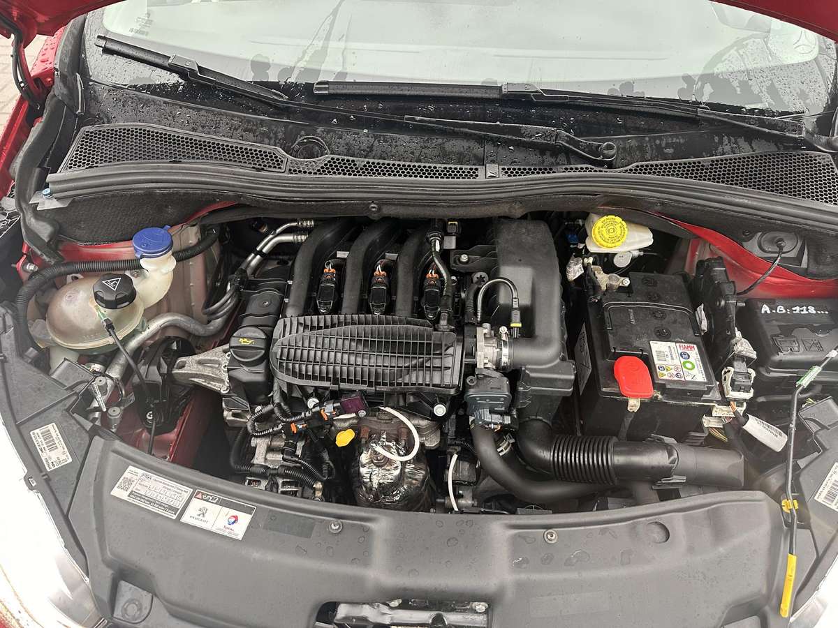 Peugeot 208, 1.2 l., Хэтчбек