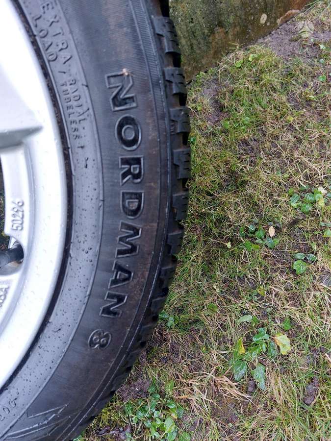 Nokian, зимние 225/50 R17