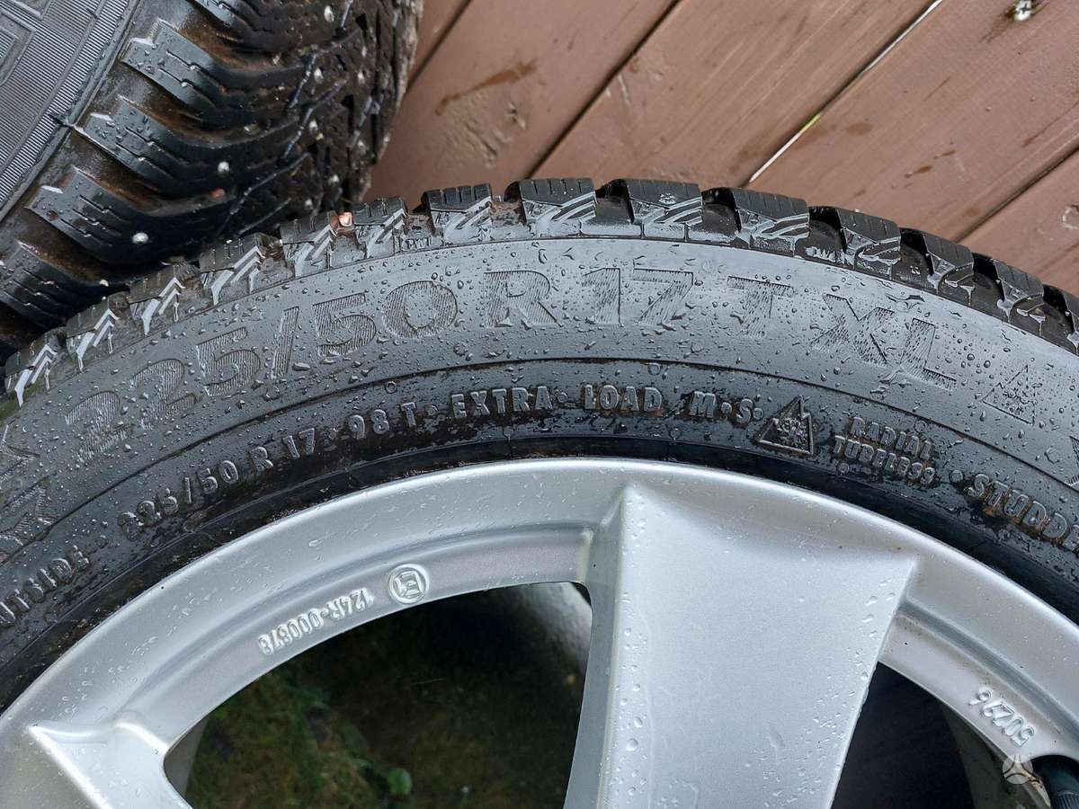 Nokian, зимние 225/50 R17