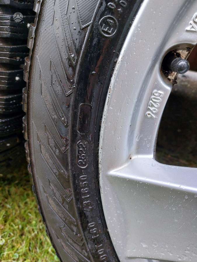 Nokian, зимние 225/50 R17