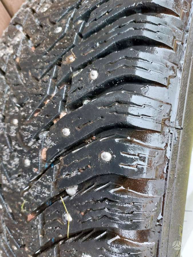 Nokian, зимние 225/50 R17