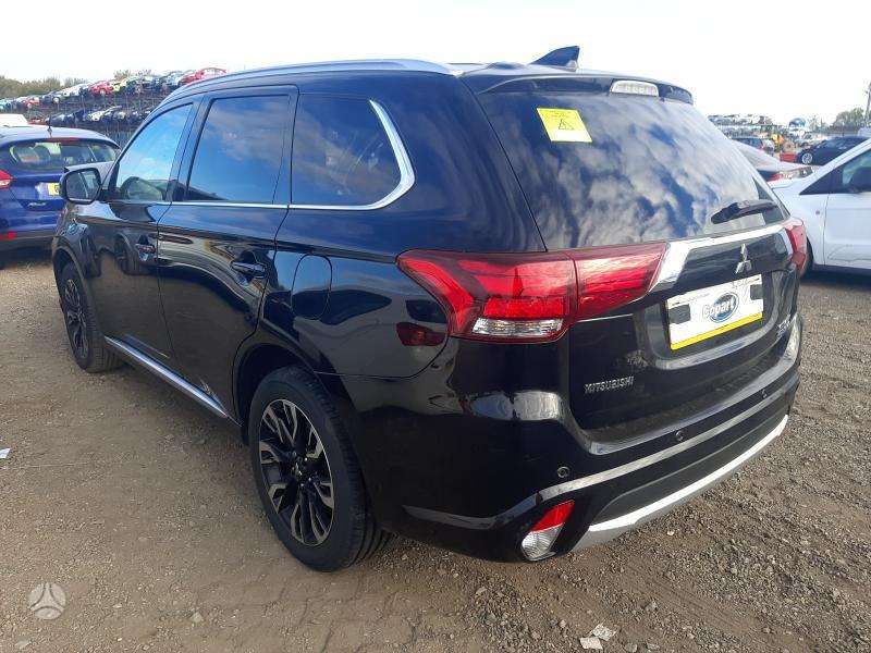 Mitsubishi Outlander dalimis