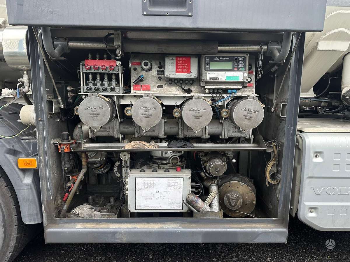 Volvo FM400, autocisternas