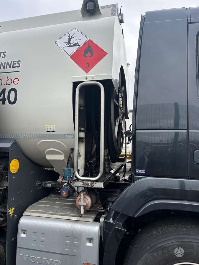 Volvo FM400, autocisternas