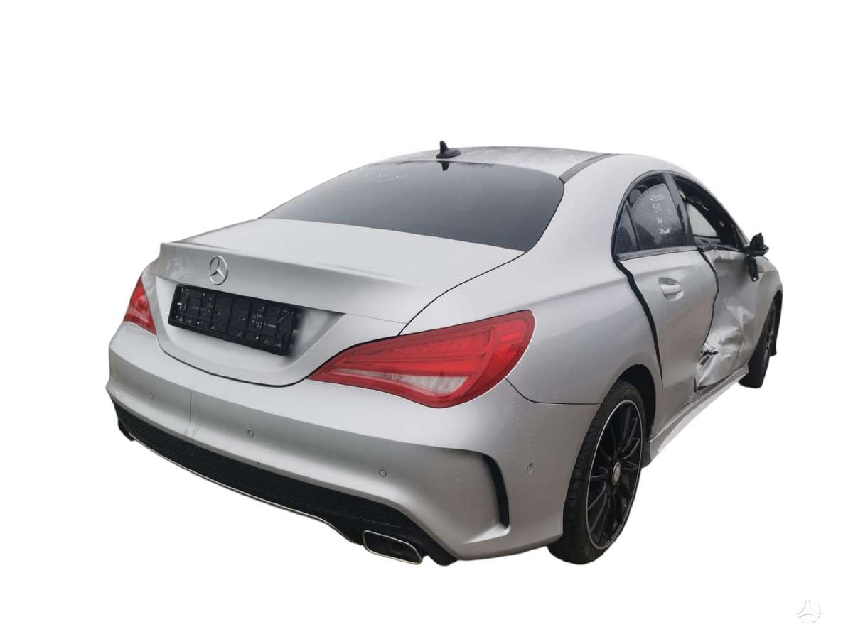 Mercedes-Benz CLA220 rezerves daļās