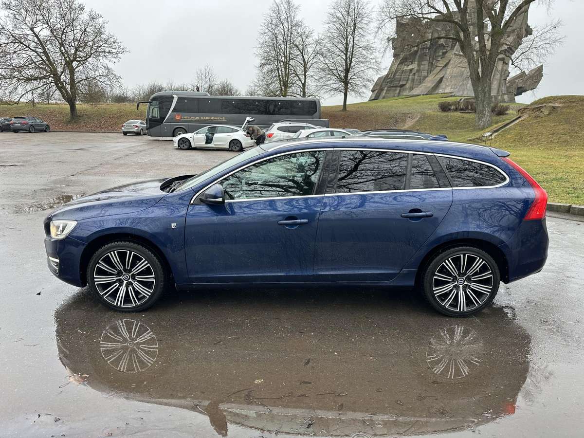 Volvo V60, 2.0 l., hatchback