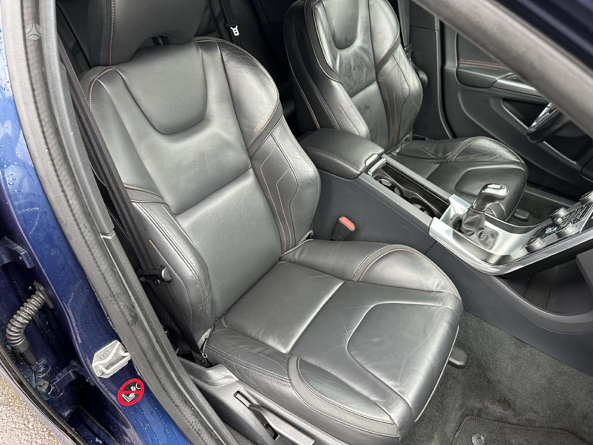 Volvo V60, 2.0 l., hatchback