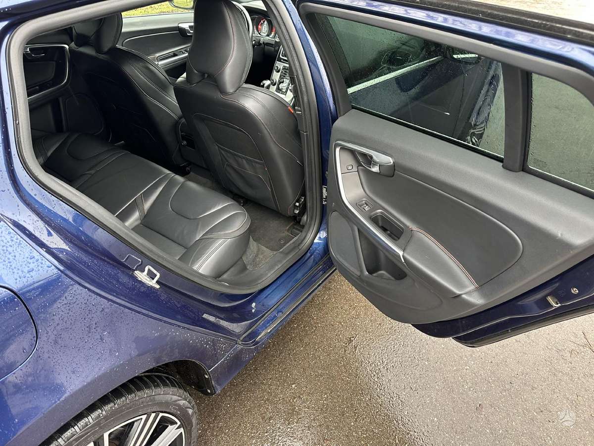Volvo V60, 2.0 l., Хэтчбек