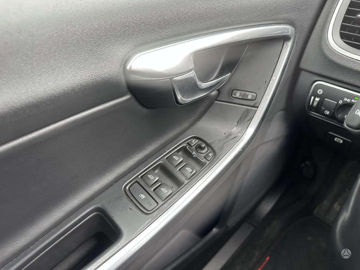 Volvo V60, 2.0 l., hatchback