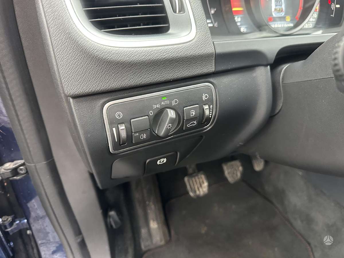 Volvo V60, 2.0 l., Хэтчбек