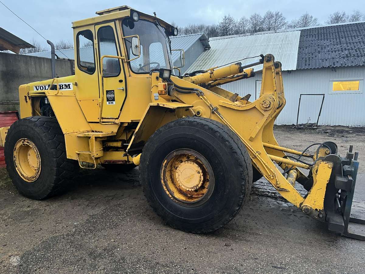 Volvo BM846, frontaliniai krautuvai