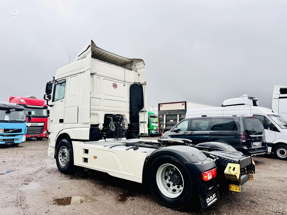 DAF XF 460 Space Cab, double sleeper