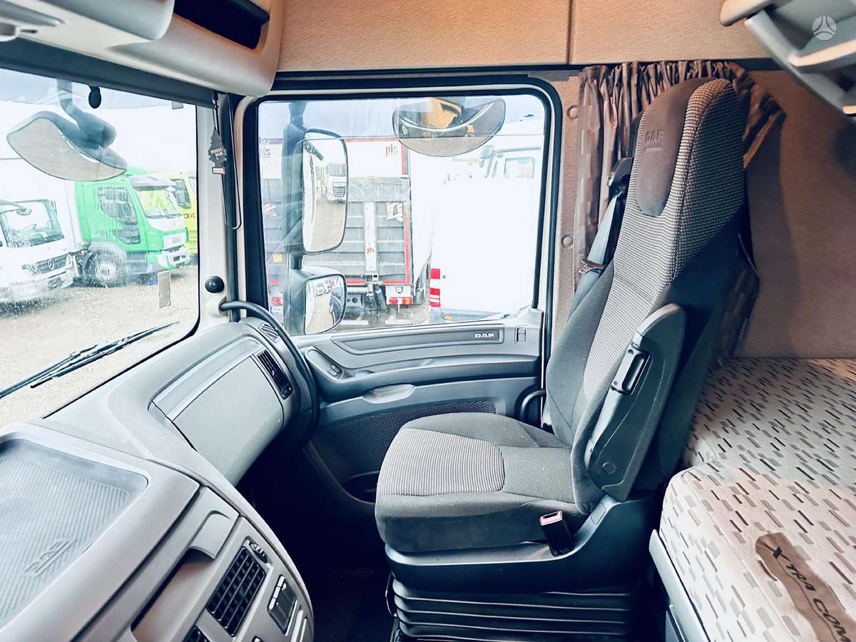 DAF XF 460 Space Cab, double sleeper